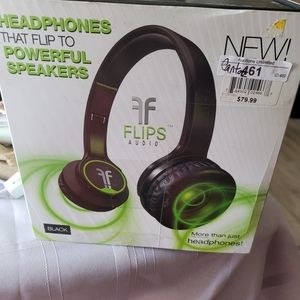 Flips headphone speakers